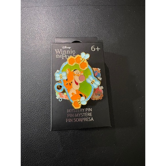 Loungefly Other - Loungefly Disney Winnie the Pooh Honeycomb Portraits Pin - Tigger